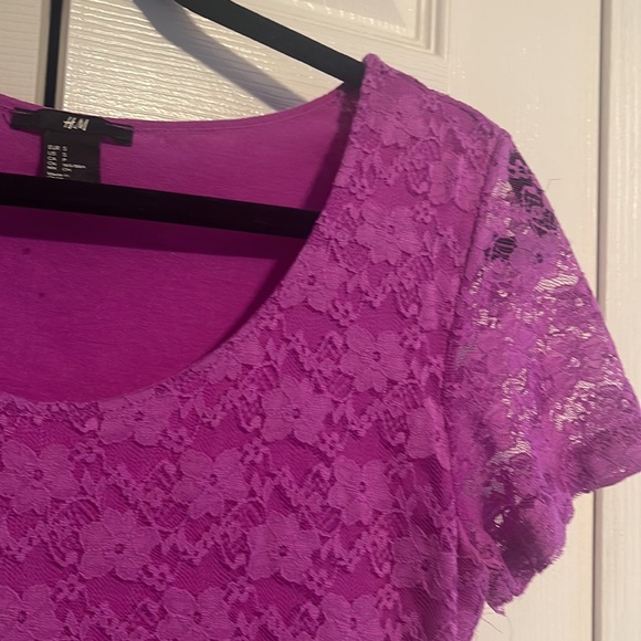H&M short sleeve fitted lace overlay dress in purple size small - Picture 5 of 11